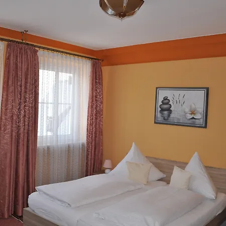 Haus Gertrud Гостевой дом Донаувёрт