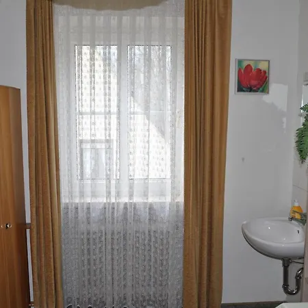 Haus Gertrud Донаувёрт